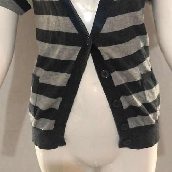 Pink Rose Cardigan   - Picture 2 of 6